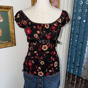 Vintage Y2K Floral Black and Red Women's Top